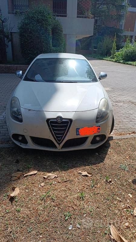Bianco Usata 2010 Alfa Romeo Giulietta Berlina | 4550 € (Super prezzo) - Immagine 1/4