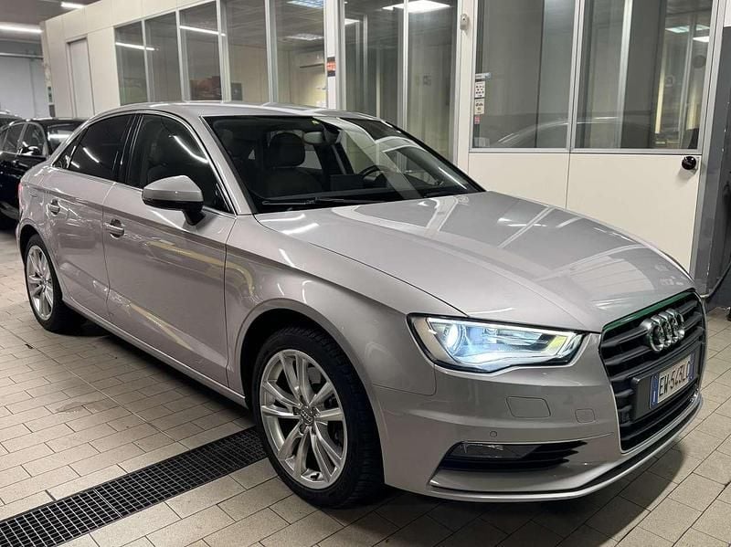 Argento Usata 2014 Audi A3 Ambition Tre volumi | 14.990 € (Buon prezzo) - Immagine 1/4