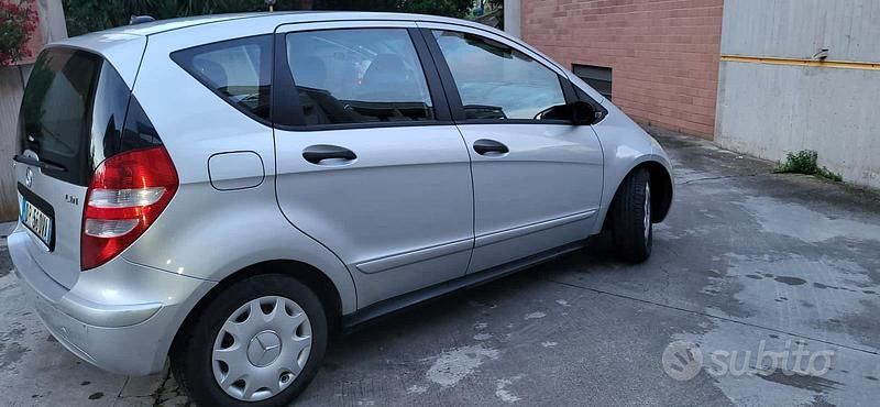Usata Mercedes A160 Avantgarde 82 CV (60 kW) 2007 Argento Berlina