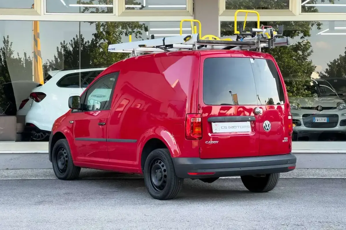 Usata VW Caddy 122 CV (89 kW) 2016 Rosso Monovolume