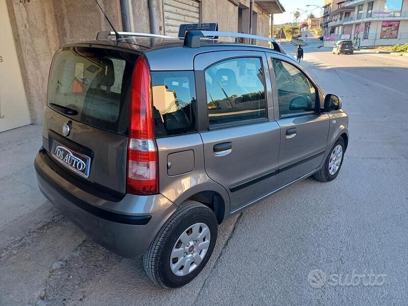 Usata Fiat Panda Dynamic 75 CV (55 kW) 2011 Grigio Utilitaria