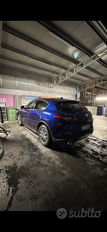 Usata Alfa Romeo Stelvio Executive 210 CV (154 kW) 2017 Blu SUV
