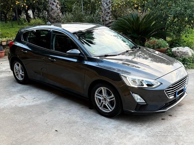 Usata Ford Focus 120 CV (88 kW) 2019 Grigio Coupé