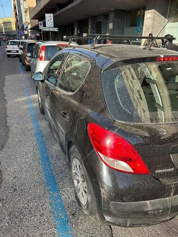 Usata Peugeot 207 88 CV (64 kW) 2007 Nero Berlina