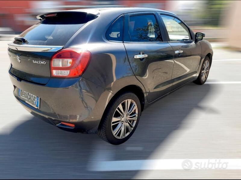 Usata Suzuki Baleno 90 CV (66 kW) 2018 Grigio Berlina