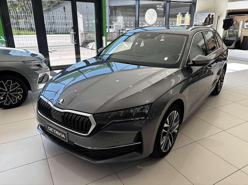 Nuova Skoda Octavia Style 150 CV (110 kW) 2025 Grigio grafite metallizzato Station wagon