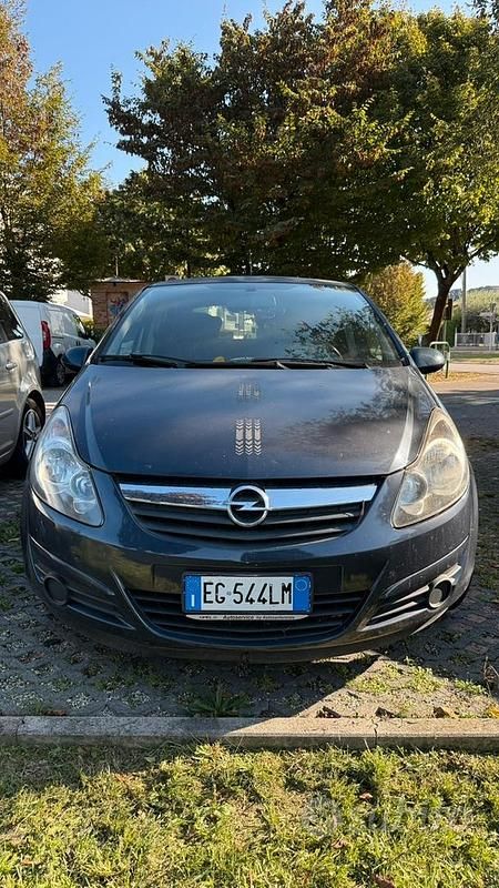 Usata Opel Corsa 85 CV (62 kW) 2011 Blu Utilitaria
