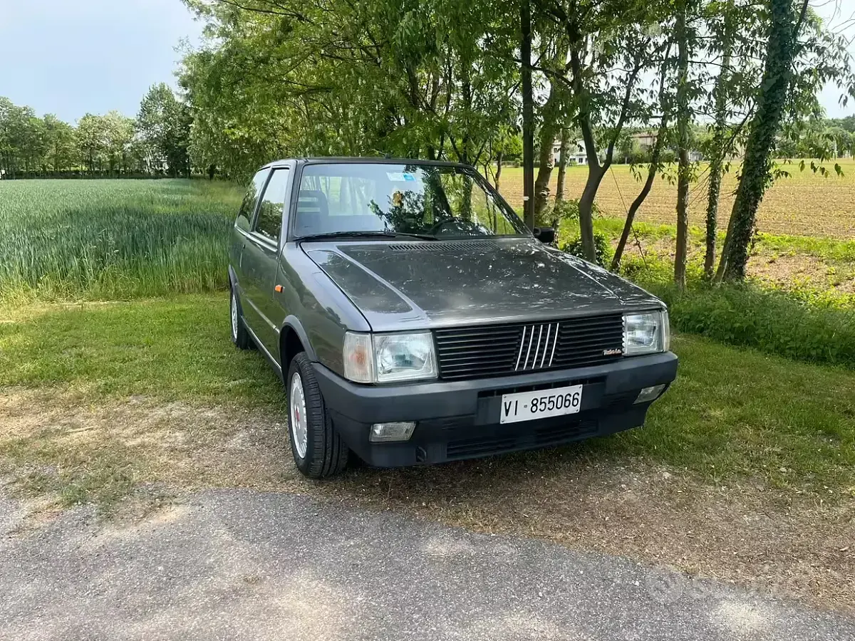 Usata Fiat Uno 105 CV (77 kW) 1985 Grigio Utilitaria