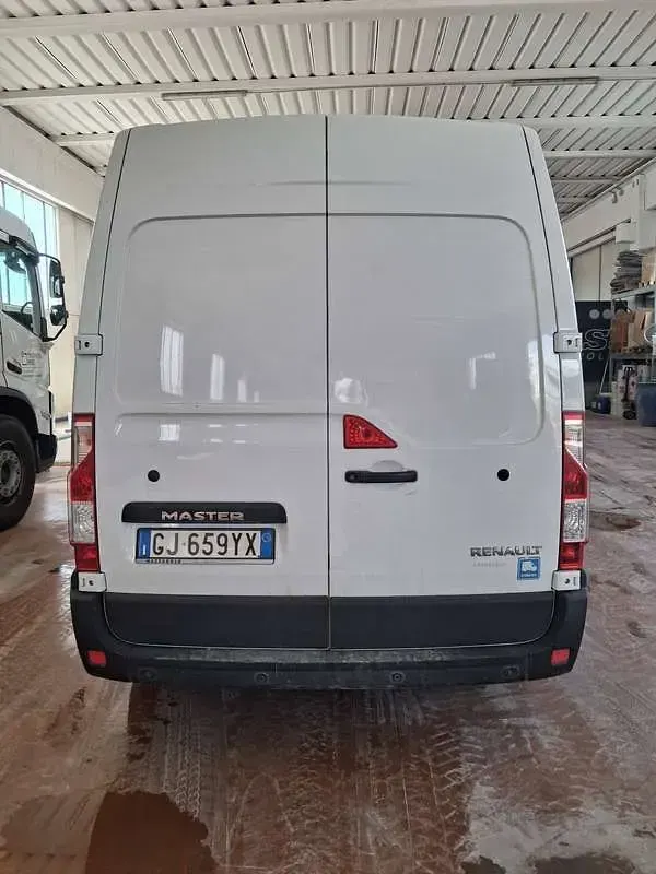Usata Renault Master 145 CV (106 kW) 2022 Bianco Monovolume