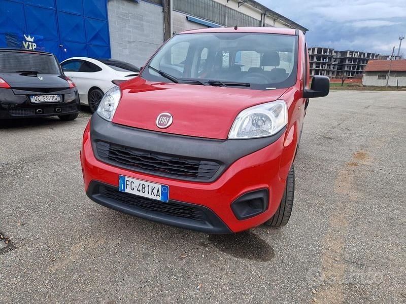 Usata Fiat Qubo Lounge 77 CV (56 kW) 2016 Rosso Monovolume