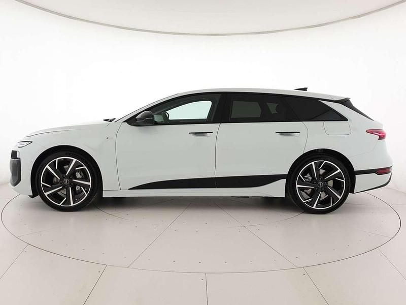 Nuova Audi A6 e-tron S-Line 280 kW (381 CV) 2026 Bianco ghiaccio metallizzato Station wagon