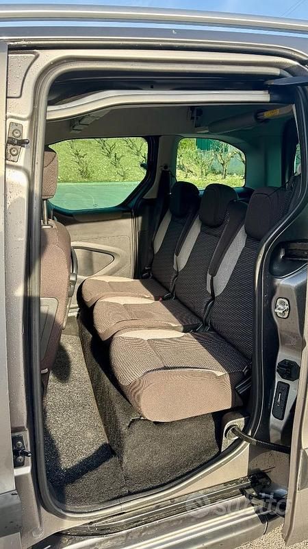 Usata Peugeot TePee Outdoor 110 CV (80 kW) 2010 Grigio Station wagon