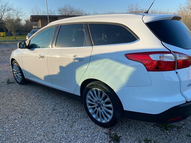 Usata Ford Focus Titanium 119 CV (87 kW) 2013 Bianco Station wagon
