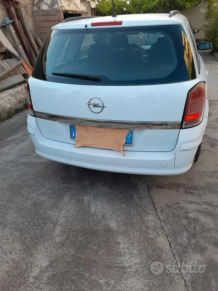 Usata Opel Astra S 101 CV (74 kW) 2008 Bianco Station wagon