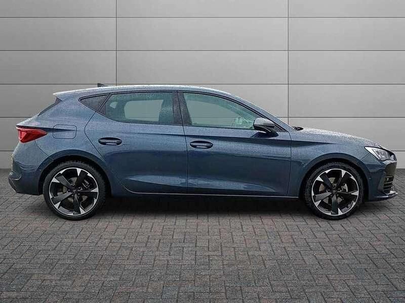 Usata Cupra Leon 150 CV (110 kW) 2023 Argento Utilitaria