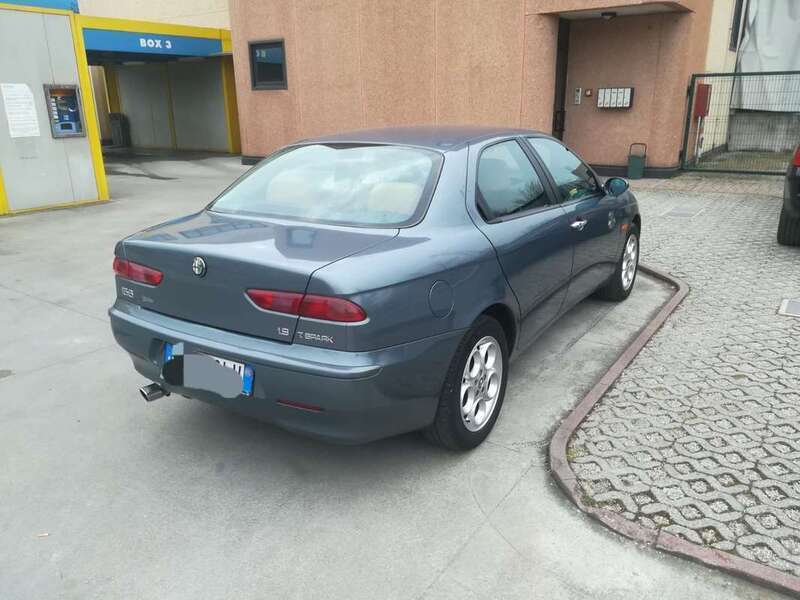Usato 2002 Alfa Romeo 156 1.8 Benzin 144 CV (1.990 €)