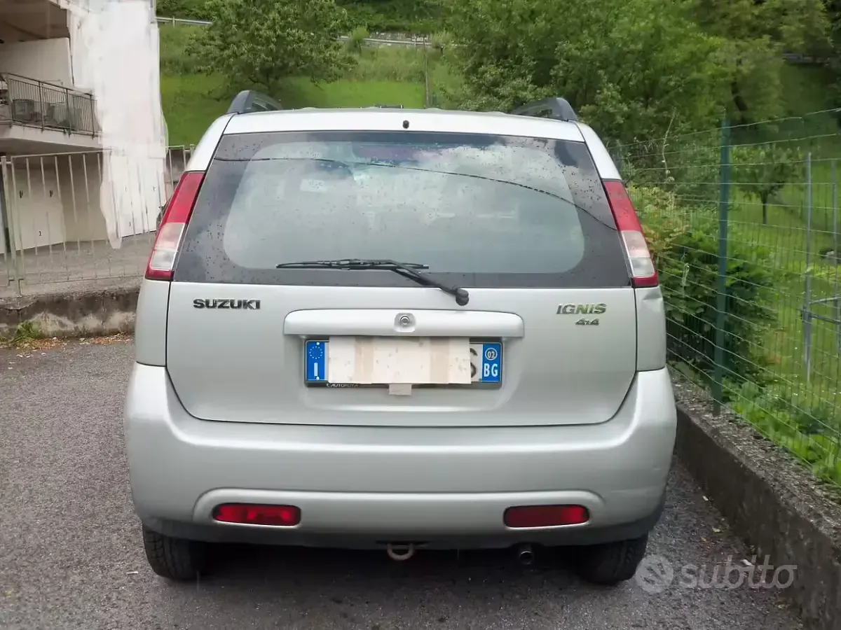 Usata Suzuki Ignis 83 CV (61 kW) 2002 Grigio Utilitaria
