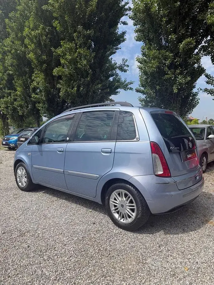 Usata Lancia Musa 77 CV (56 kW) 2010 Bluazzurro Monovolume