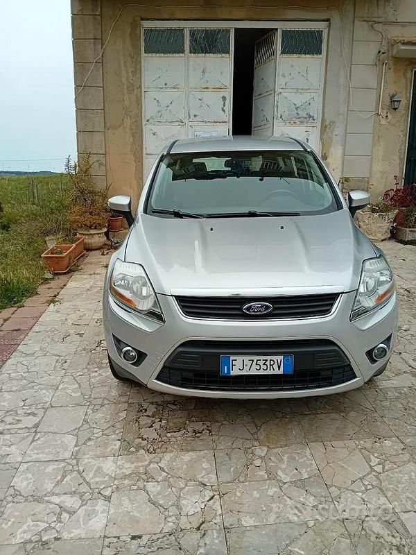 Grigio Usata 2011 Ford Kuga SUV | 6200 € (Buon prezzo) - Immagine 1/4