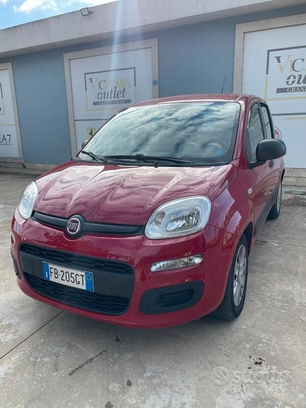 Rosso Usata 2015 Fiat Panda Due volumi | 7700 € (Buon prezzo) - Immagine 1/4