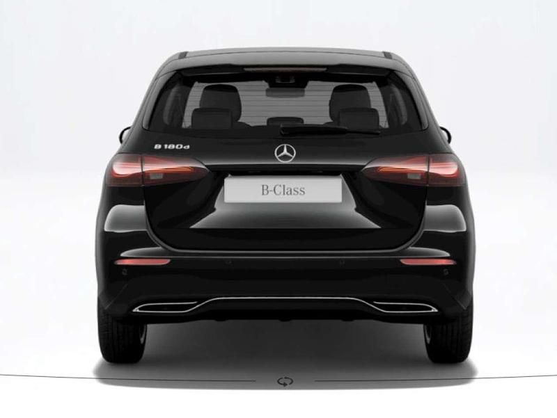 Neu Mercedes B180 Advanced 116 PS (85 kW) 2026 Schwarz Van / Kleinbus