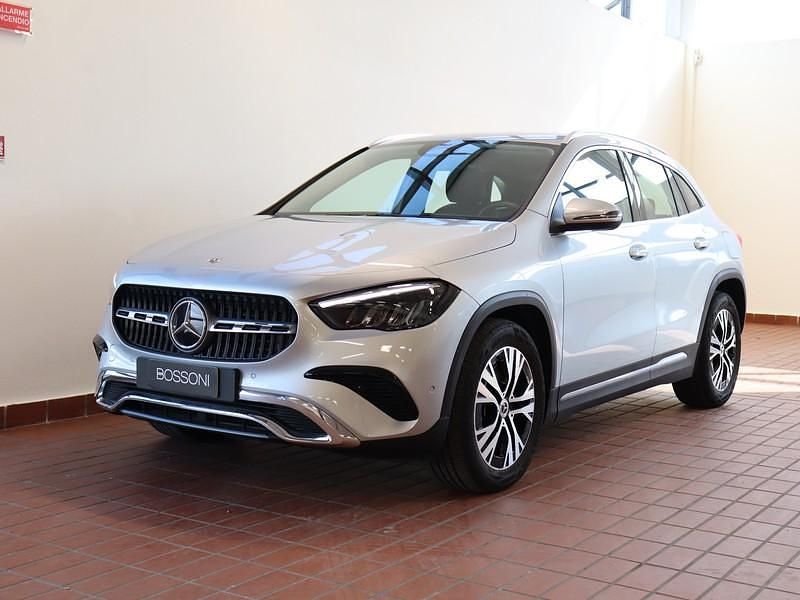 Usata Mercedes GLA180 Advanced 116 CV (85 kW) 2025 Argento SUV