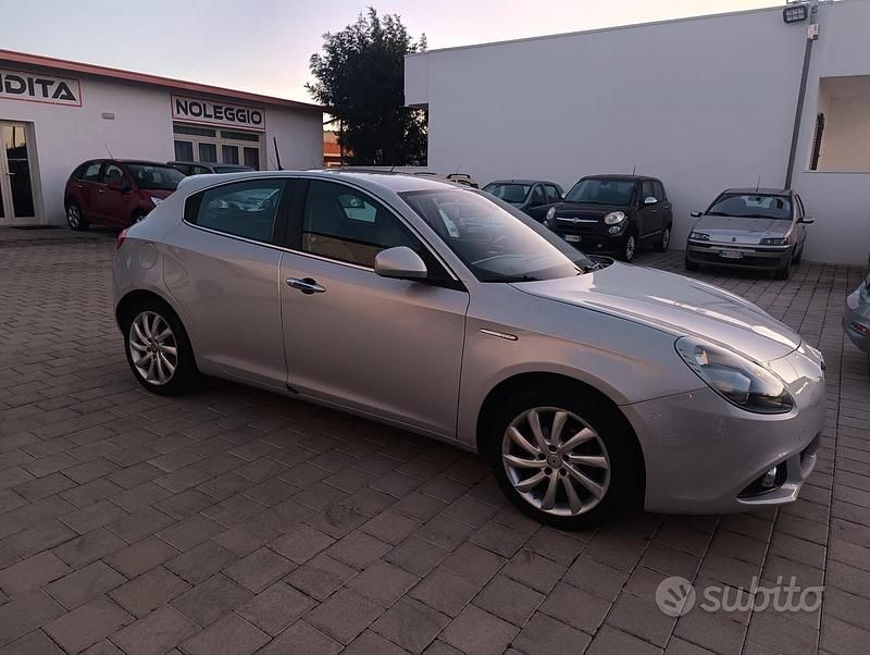Usata Alfa Romeo Giulietta 120 CV (88 kW) 2014 Grigio Utilitaria