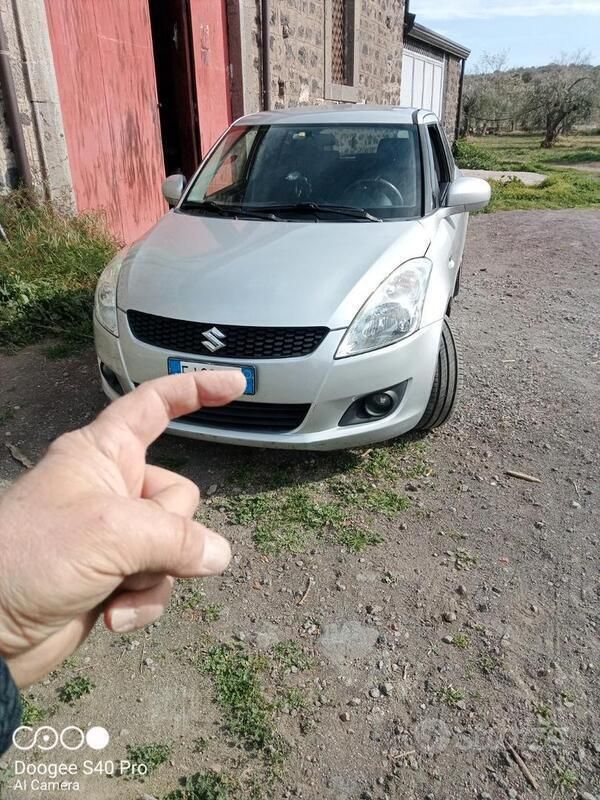 Usata 2011 Suzuki Swift Tre volumi | 3500 € - Immagine 1/4