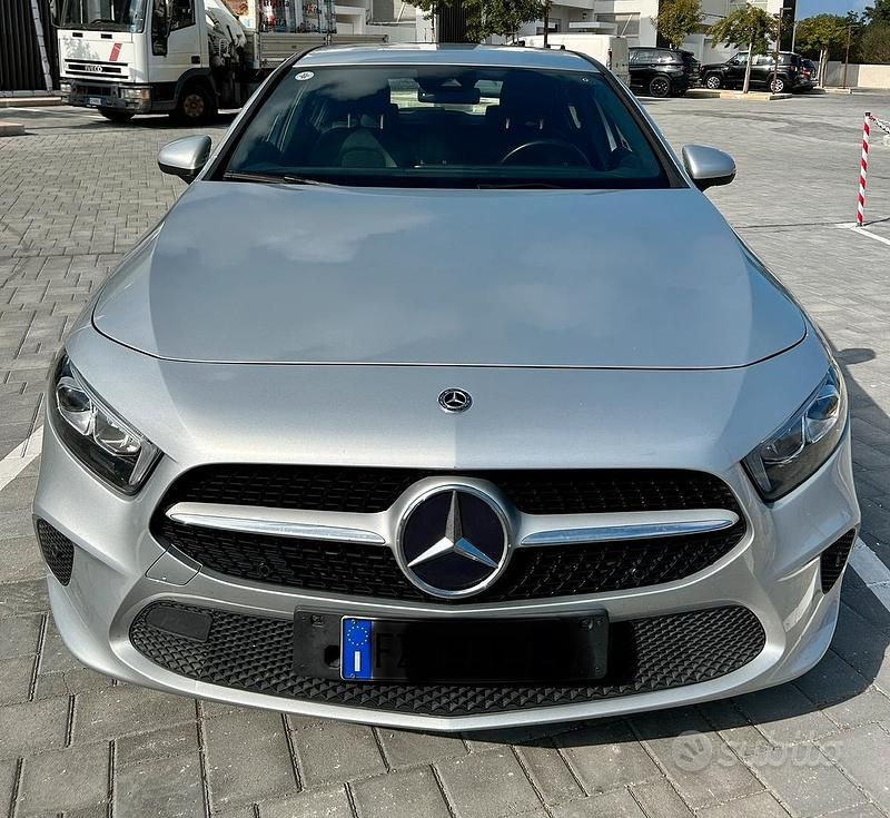 Usata Mercedes A180 95 CV (69 kW) 2020 Grigio Berlina