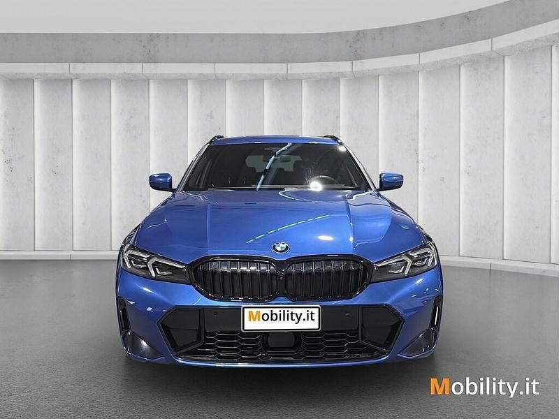 Usata BMW 320e M Sport 190 CV (139 kW) 2024 Blu Station wagon