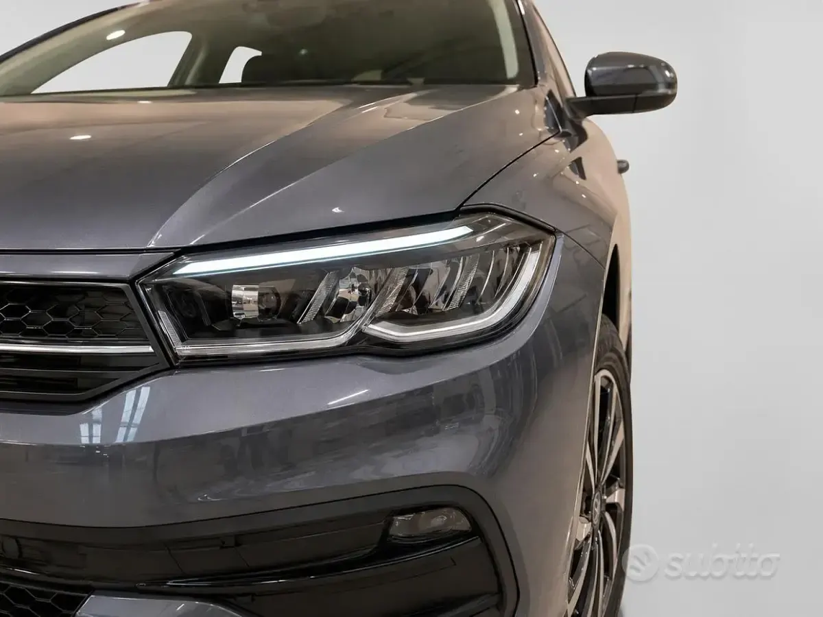 Usata VW Polo Life 95 CV (69 kW) 2023 Grigio Utilitaria