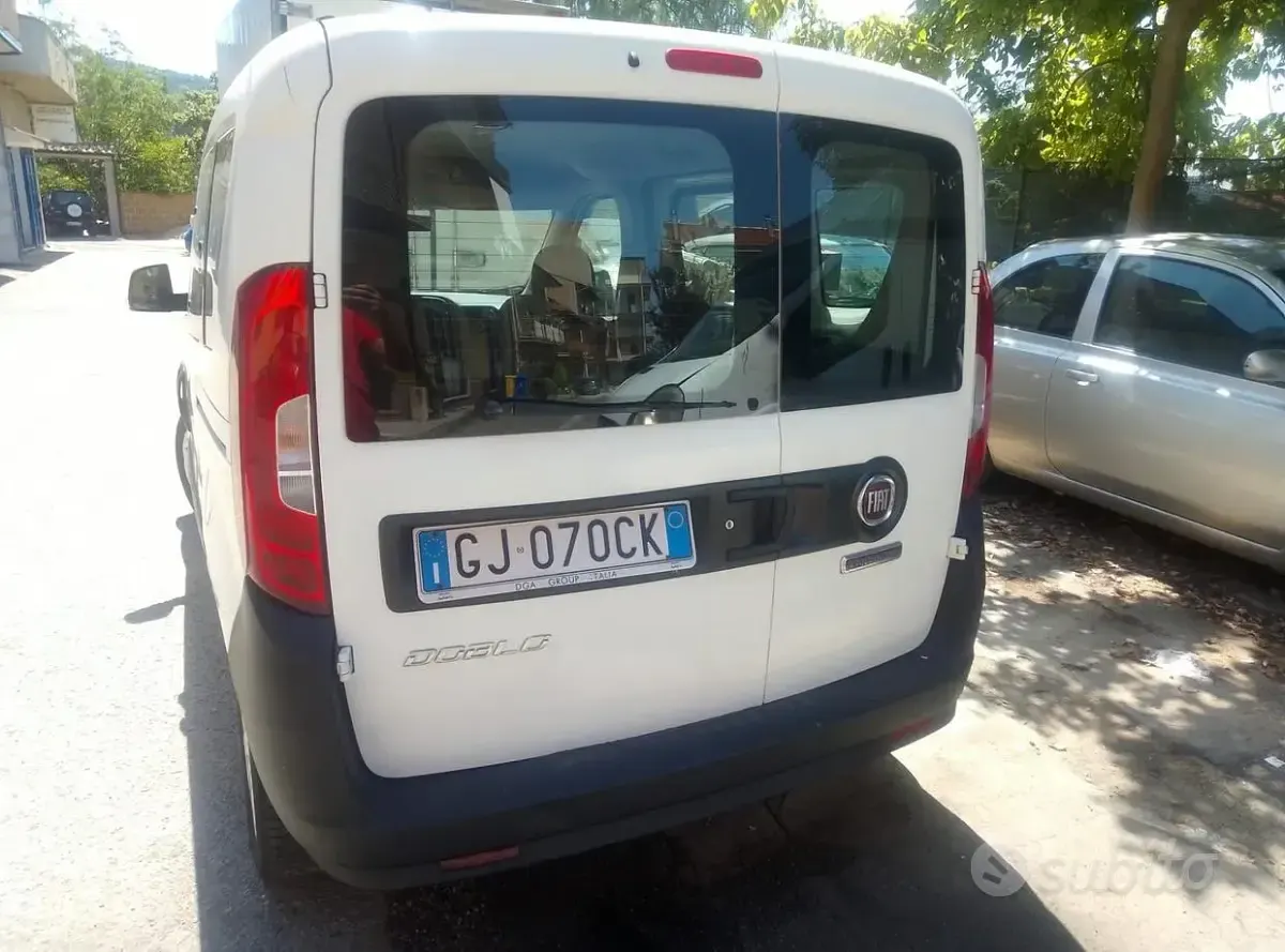 Usata Fiat Doblò 90 CV (66 kW) 2022 Bianco Monovolume