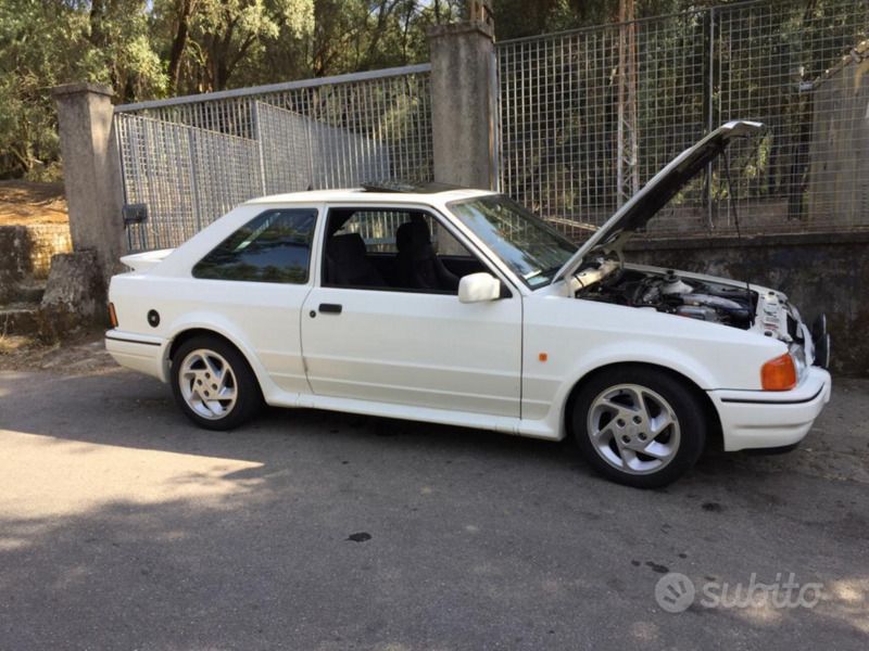 Usata Ford Escort RS 129 CV (94 kW) 1988 Bianco Utilitaria