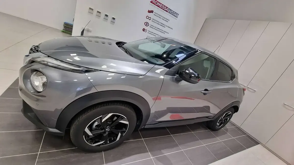 Usata Nissan Juke Acenta 114 CV (83 kW) 2023 Grigio SUV