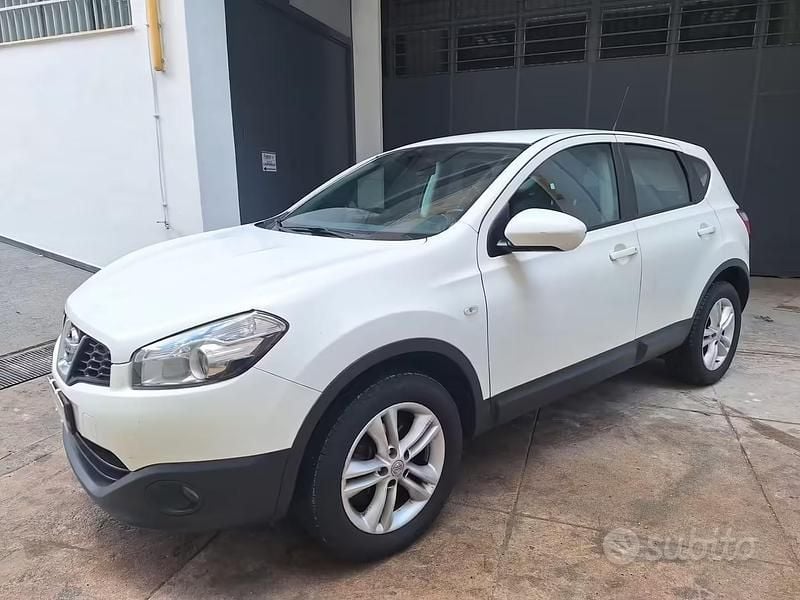 Usata Nissan Qashqai 149 CV (109 kW) 2011 Bianco SUV