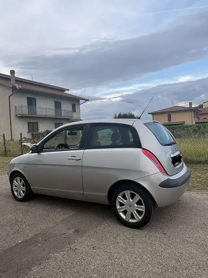 Usata Lancia Ypsilon 60 CV (44 kW) 2005 Other Utilitaria