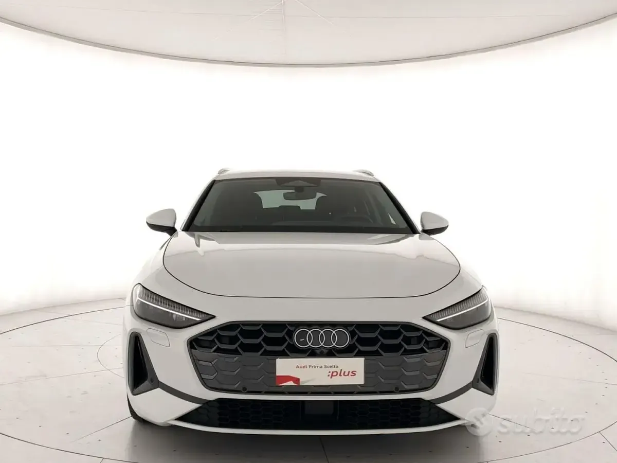 Usata Audi A5 Business 204 CV (150 kW) 2025 Bianco Berlina