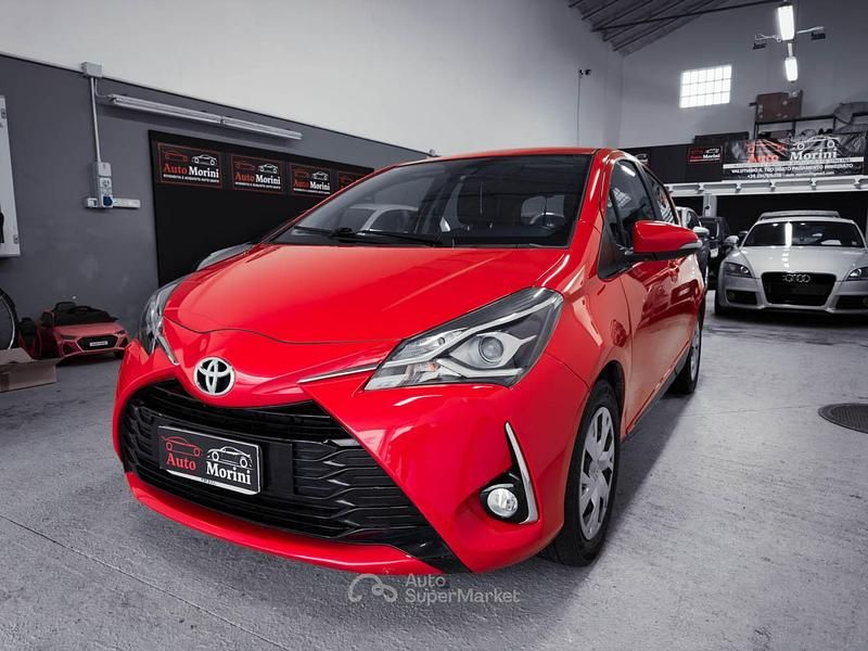 Usata Toyota Yaris Active 72 CV (52 kW) 2019 Rosso Berlina