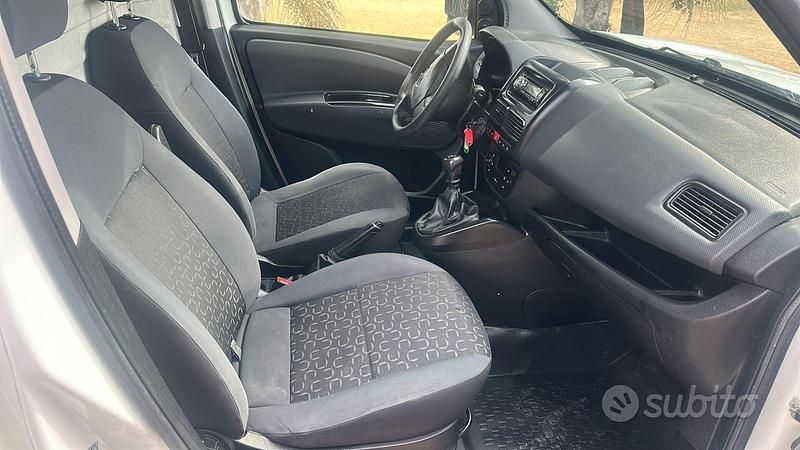 Begagnad Fiat Doblò Active 101 HK (74 kW) 2014 Vit Minibuss