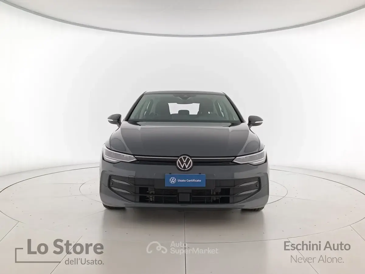 Usata VW Golf VIII Life 116 CV (85 kW) 2025 Dolphin grey metallizzato Berlina