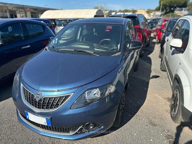 Usata Lancia Ypsilon S 70 CV (51 kW) 2024 Blu Utilitaria