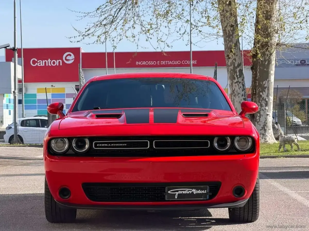 Usata Dodge Challenger 230 CV (169 kW) 2016 Rosso Coupé