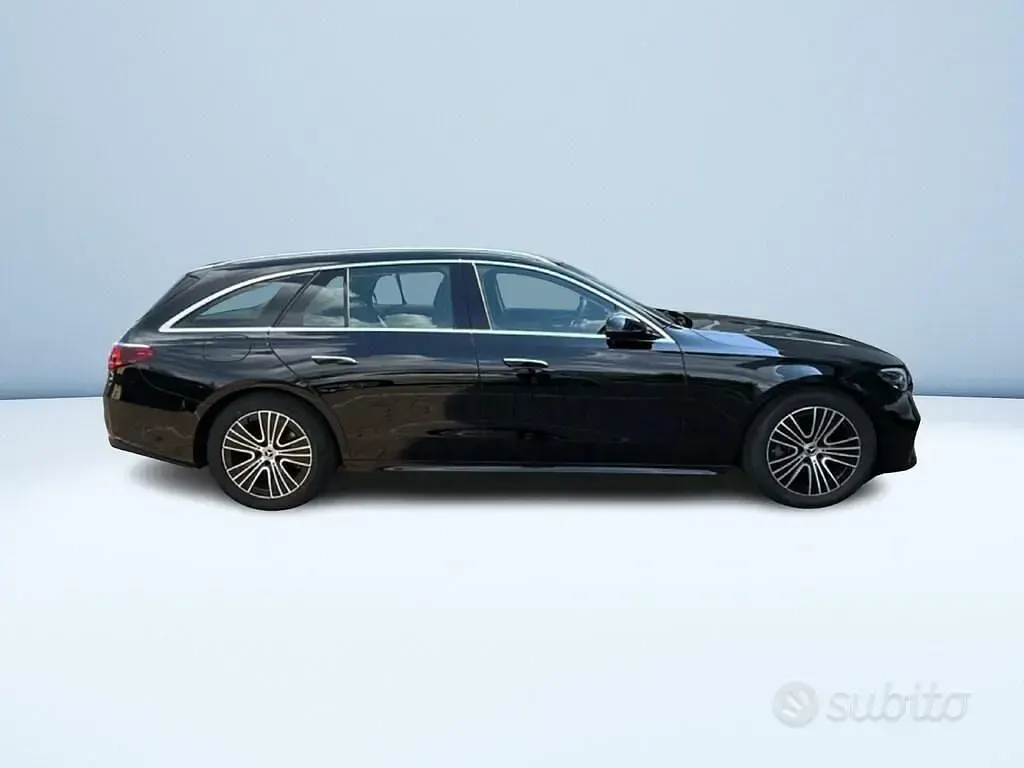 Usata Mercedes E200 Advanced 163 CV (119 kW) 2025 Nero Station wagon