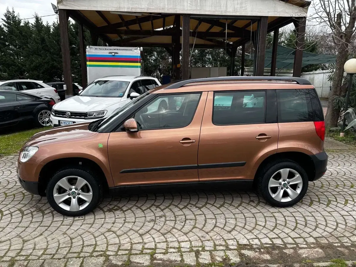Usata Skoda Yeti Ambition 105 CV (77 kW) 2012 Bronzo SUV