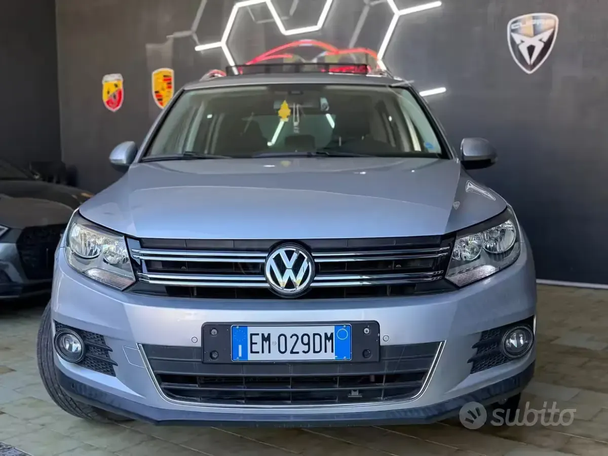 Usata VW Tiguan S 140 CV (102 kW) 2012 Grigio SUV