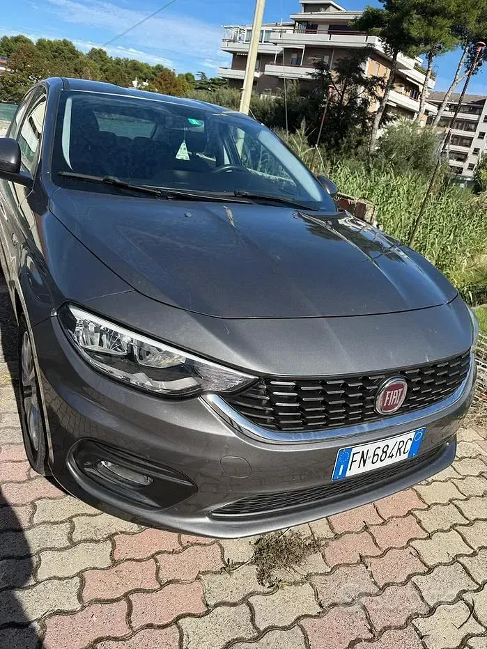 Usata Fiat Tipo 95 CV (69 kW) 2018 Grigio Berlina