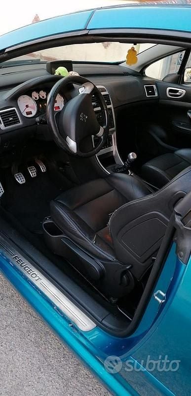 Usata Peugeot 307 CC 136 CV (100 kW) 2006 Blu Cabrio