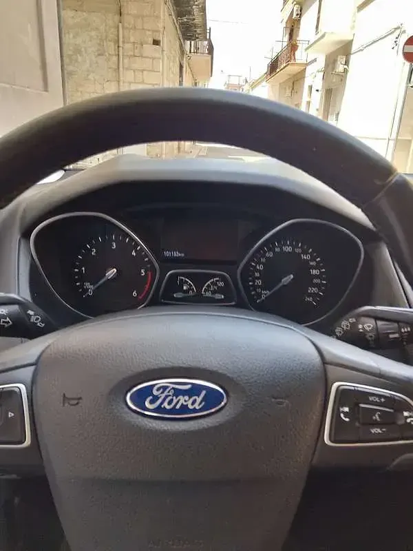 Usata Ford Focus S 120 CV (88 kW) 2016 Grigio Berlina