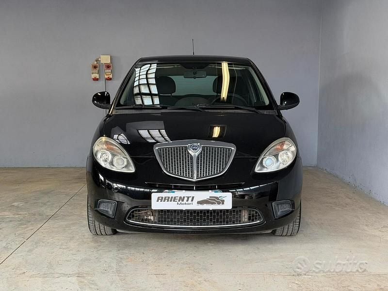 Usata Lancia Ypsilon 69 CV (50 kW) 2011 Nero Utilitaria