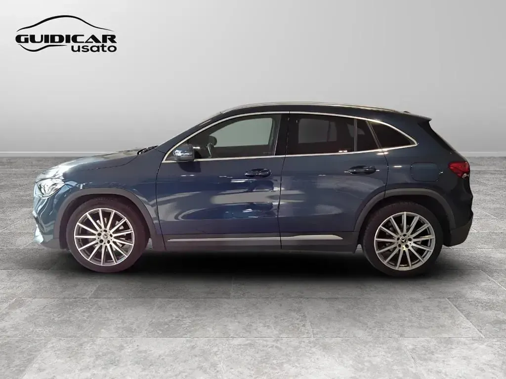 Usata Mercedes GLA200 Premium 150 CV (110 kW) 2023 Blu/azzurro SUV